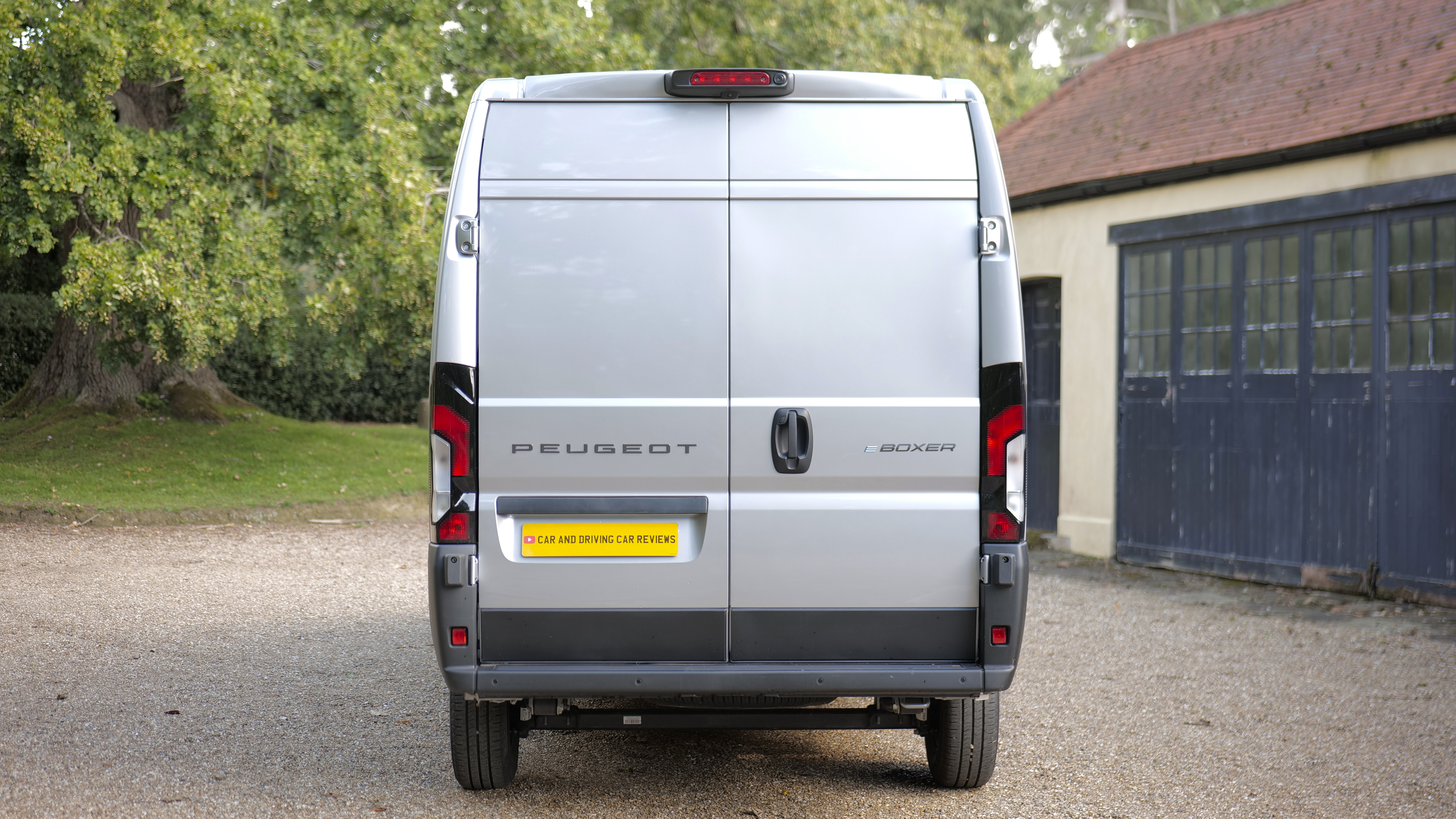 PEUGEOT BOXER 335 L3 DIESEL 2.2 BlueHDi 140 Platform Cab Professional